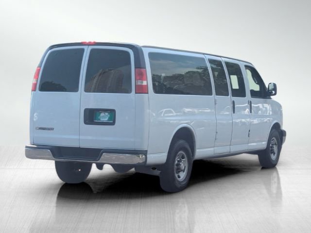 Used 2017 Chevrolet Express 3500 LT w/ LT Preferred Equipment Group RWD image 4