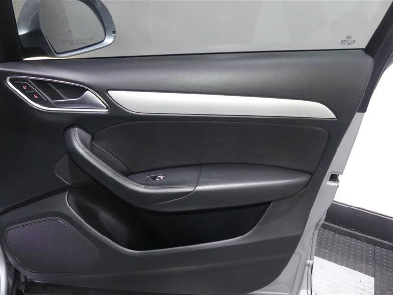 Used 2018 Audi Q3 2.0T Premium FWD image 18