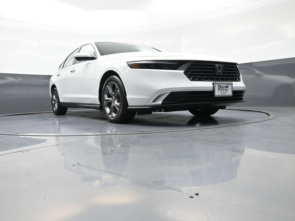Certified 2023 Honda Accord EX image 28