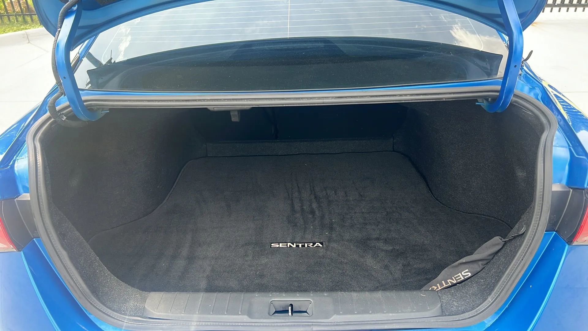 Used 2021 Nissan Sentra SR w/ Trunk Package image 15