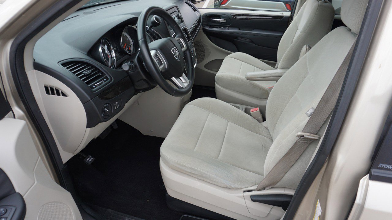 Used 2013 Dodge Grand Caravan SE image 12