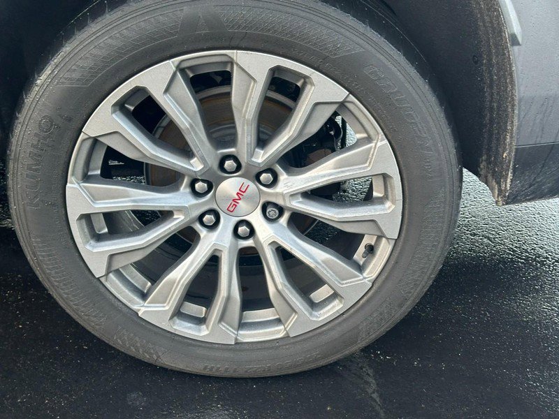 Used 2022 GMC Yukon Denali w/ Denali Premium Package image 8