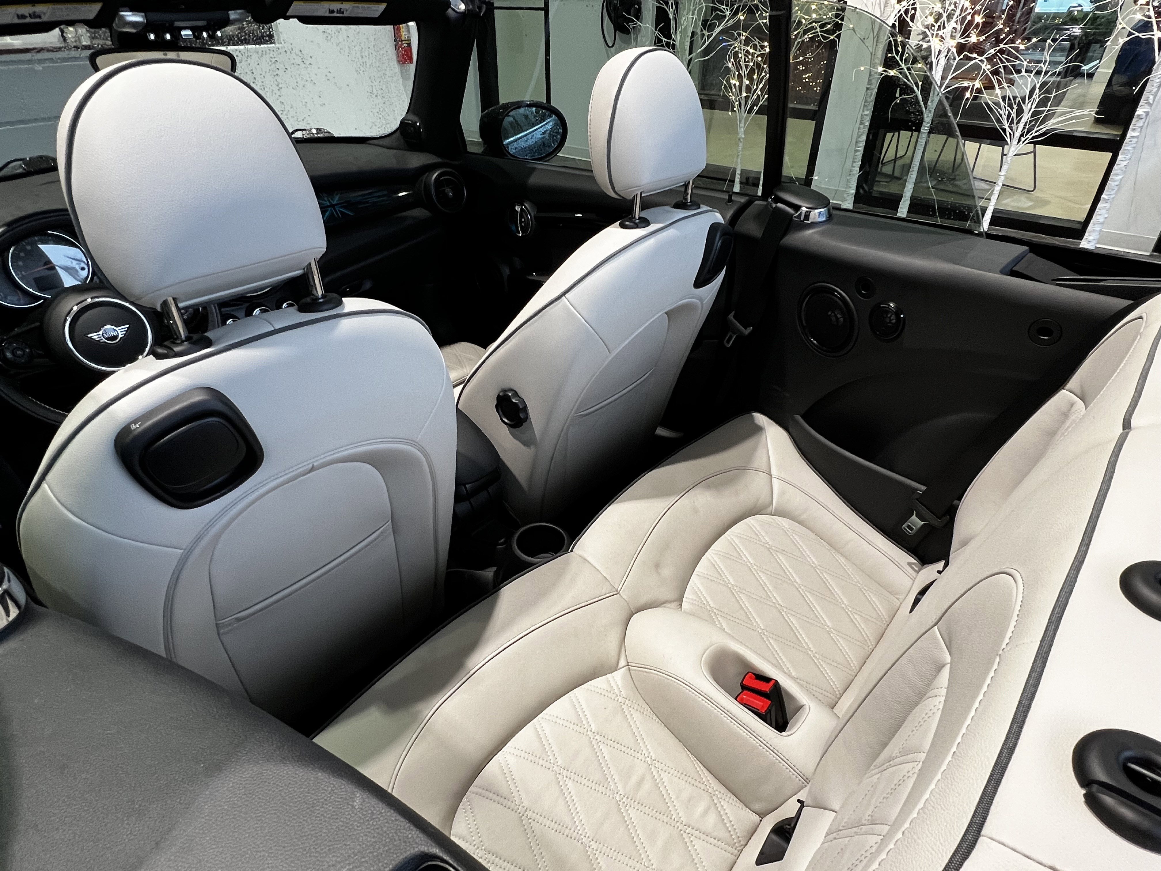 Used 2020 MINI Cooper Convertible image 53