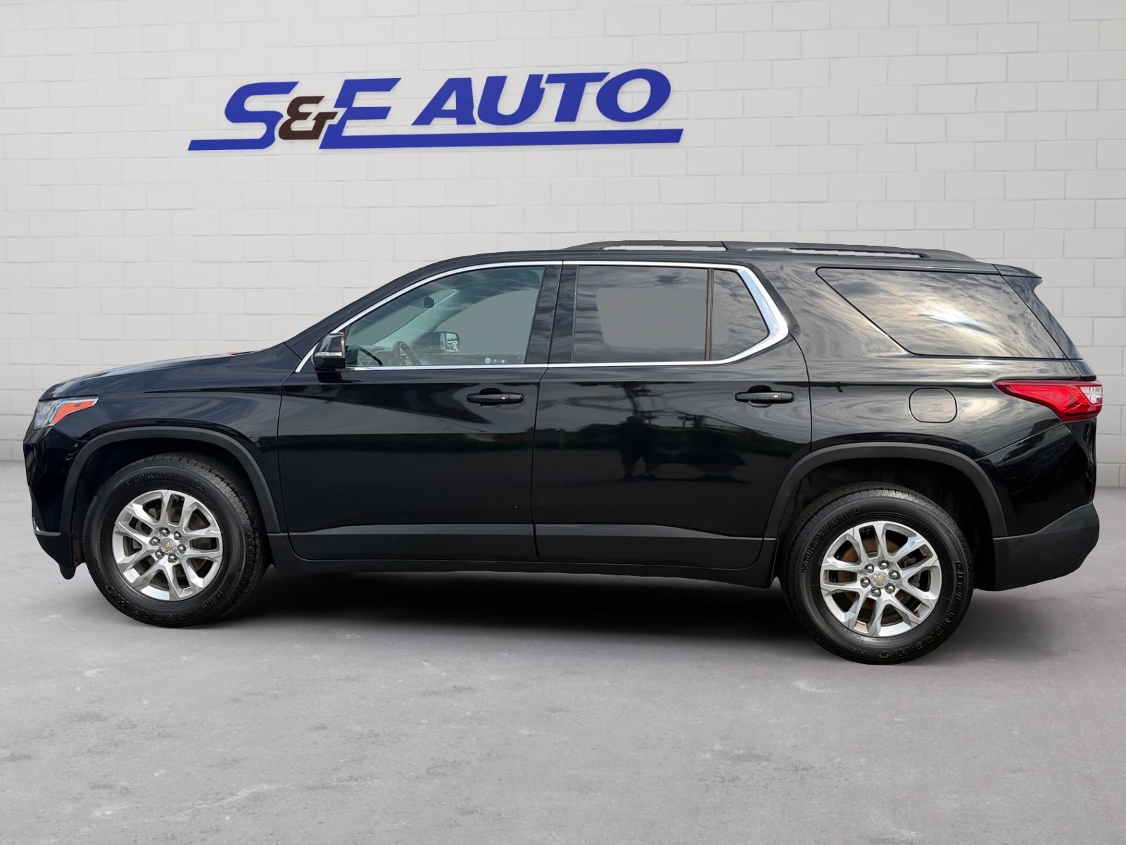 Used 2019 Chevrolet Traverse LT AWD/4WD image 2