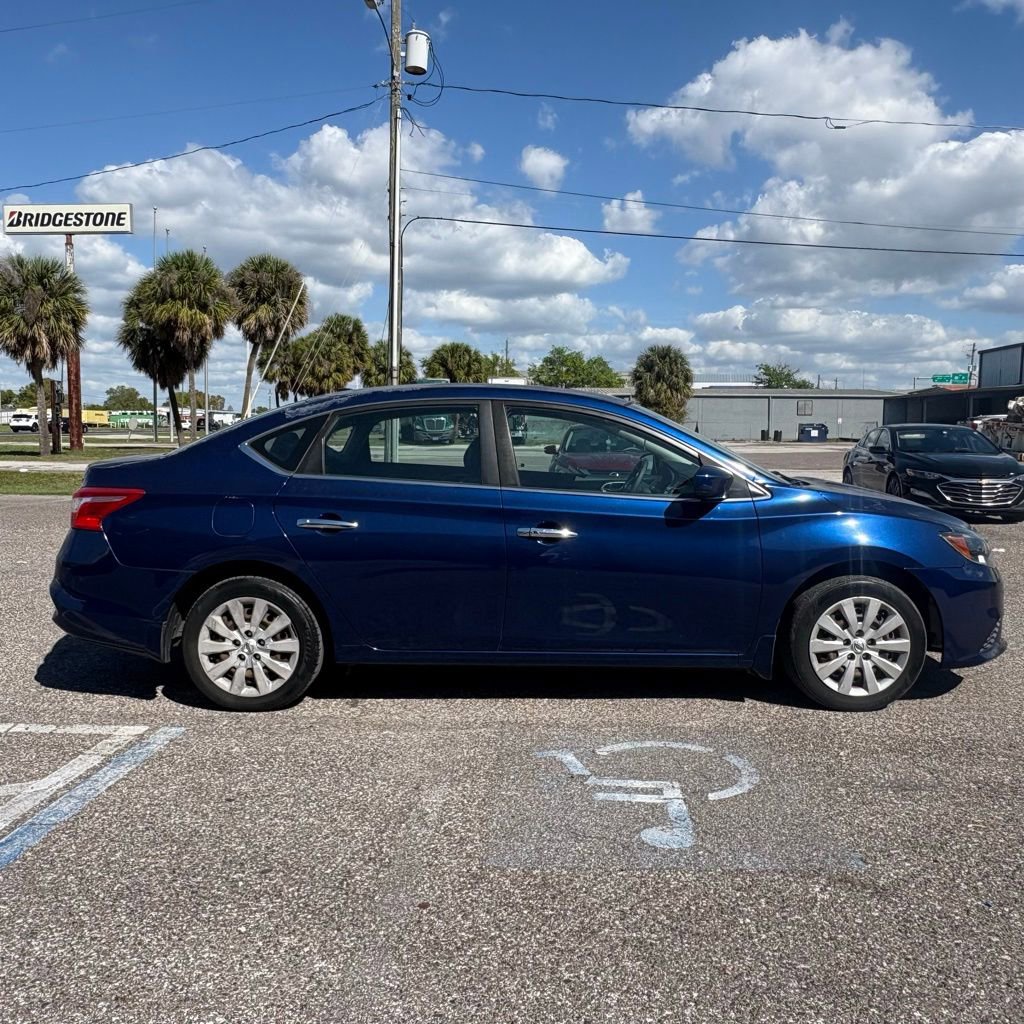 Used 2016 Nissan Sentra SV image 2