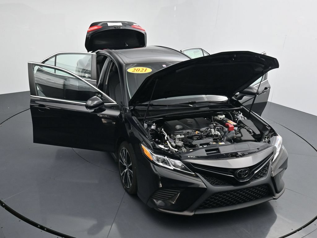 Used 2020 Toyota Camry SE w/ Audio Package FWD image 40