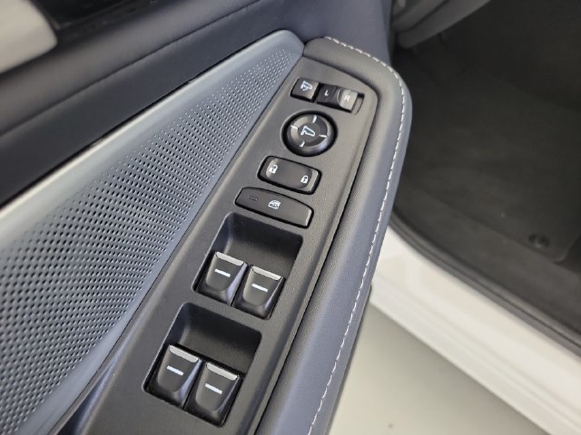 Used 2025 Acura MDX w/ Technology Package FWD image 21
