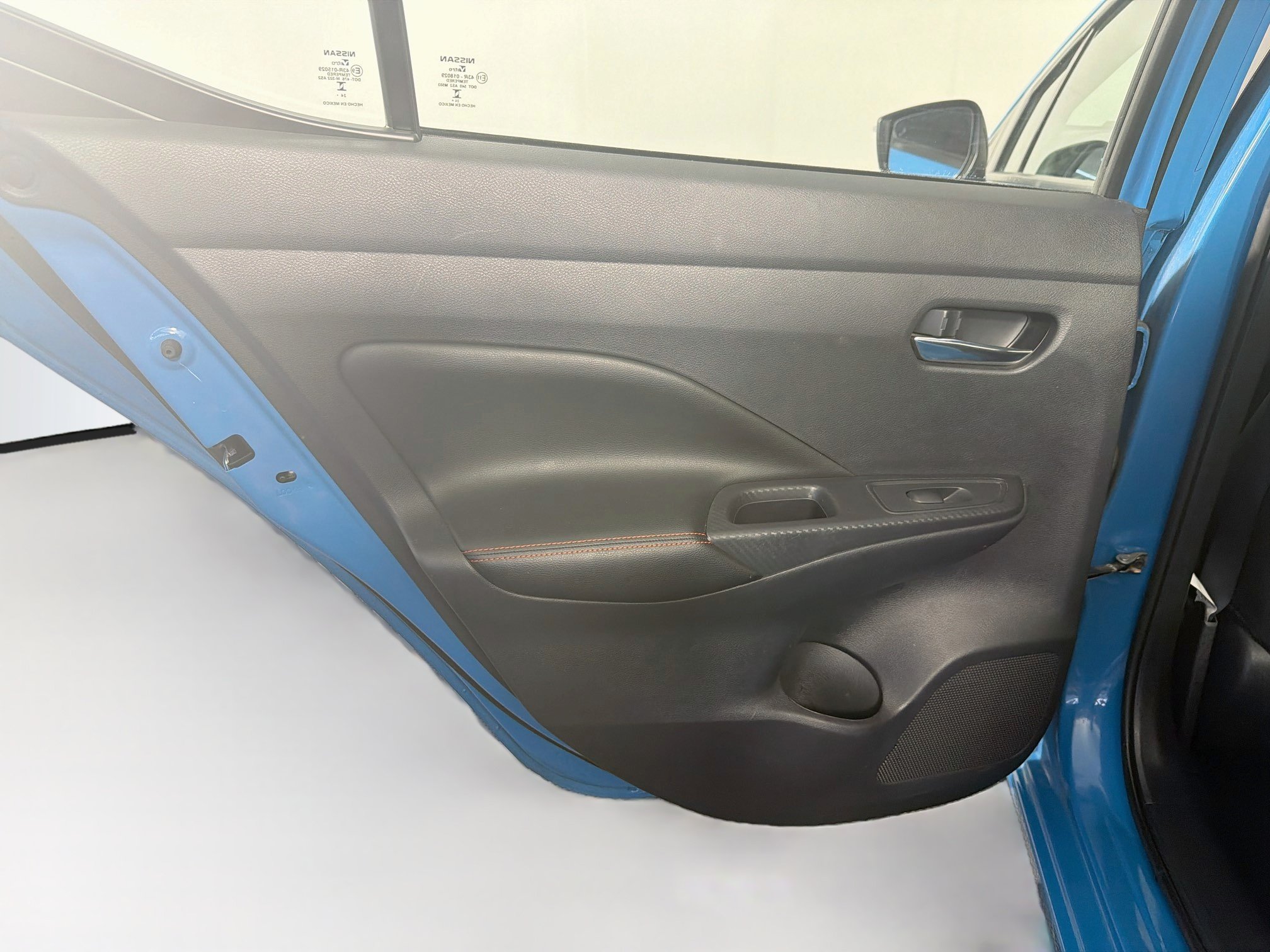 Used 2025 Nissan Versa SR FWD image 25