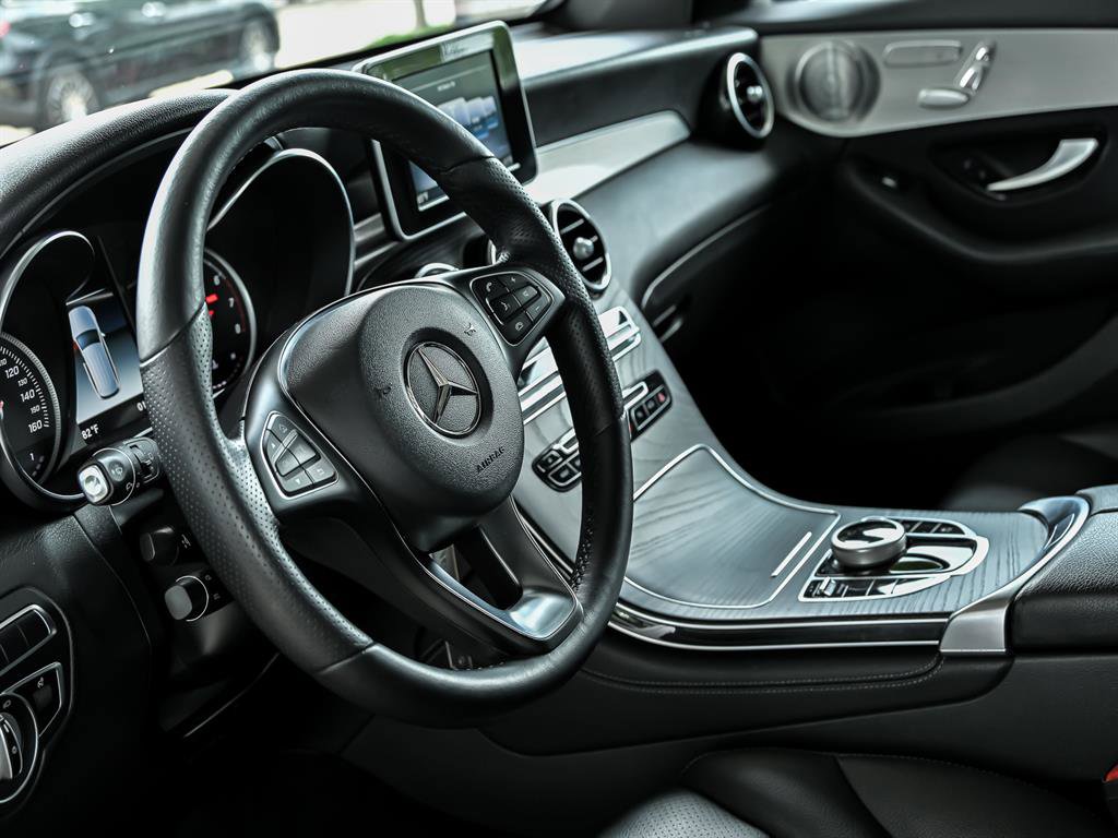 Used 2019 Mercedes-Benz GLC 300 4MATIC image 17