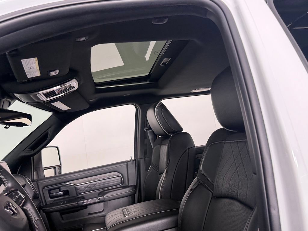 Used 2025 RAM 3500 Limited AWD/4WD image 25