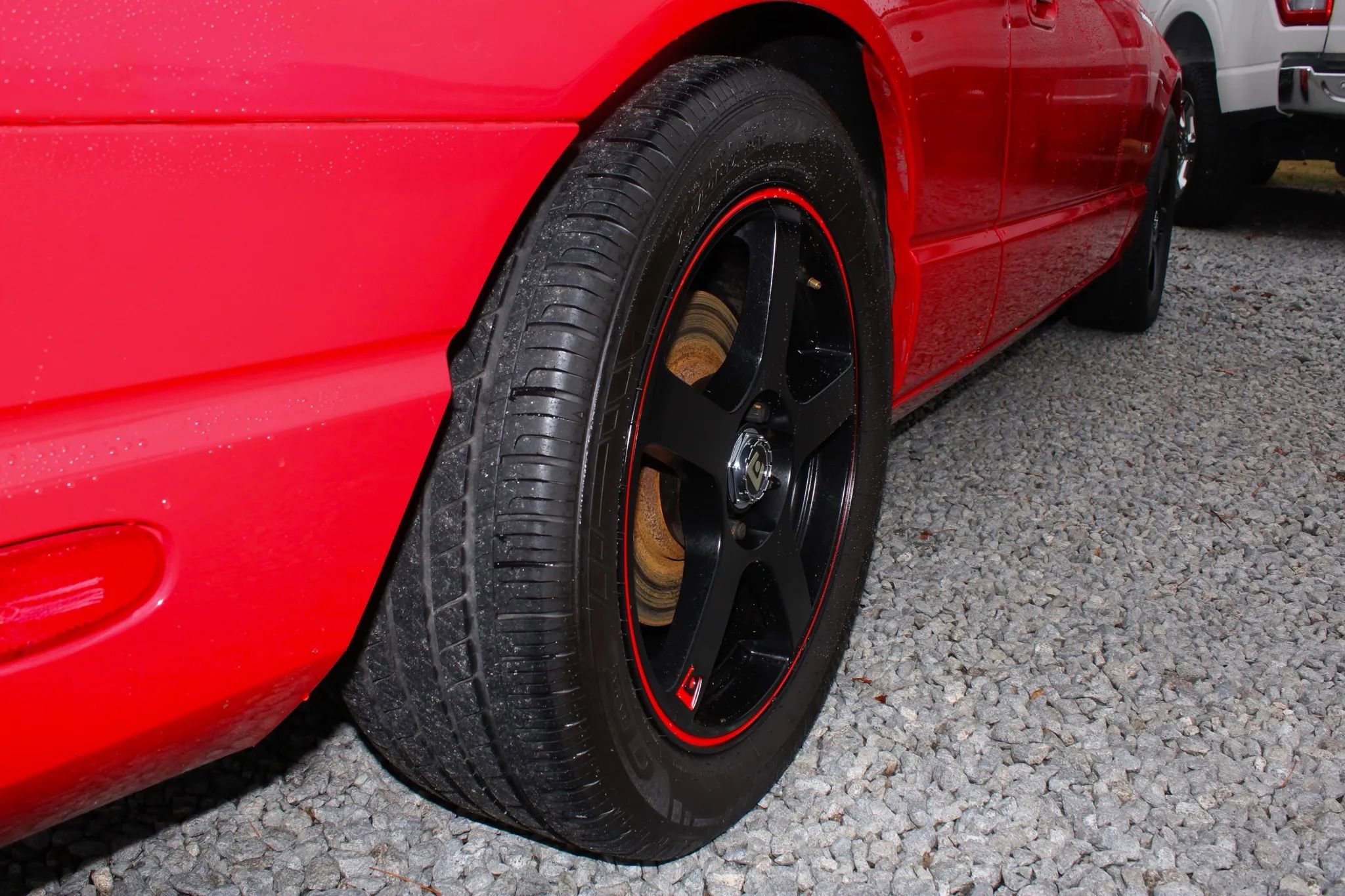 Used 2004 Ford Thunderbird image 12