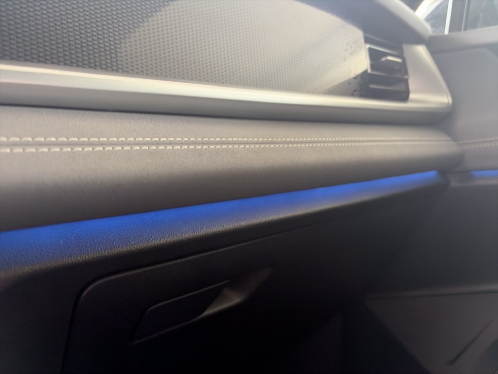 Certified 2025 Volkswagen Tiguan SE R-Line FWD image 26