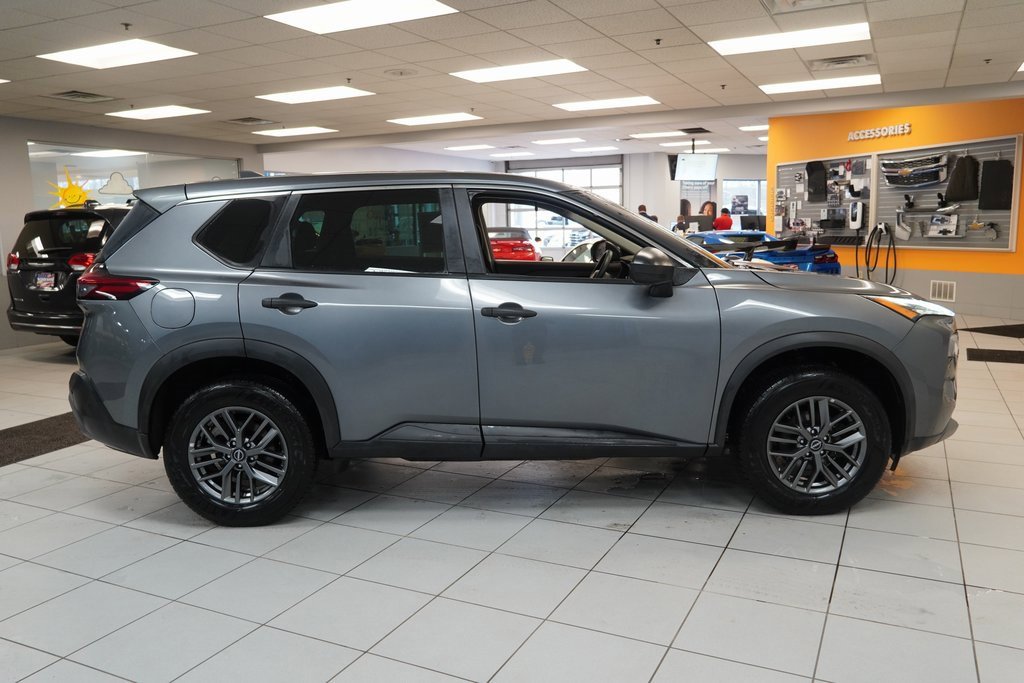 Used 2023 Nissan Rogue S image 12