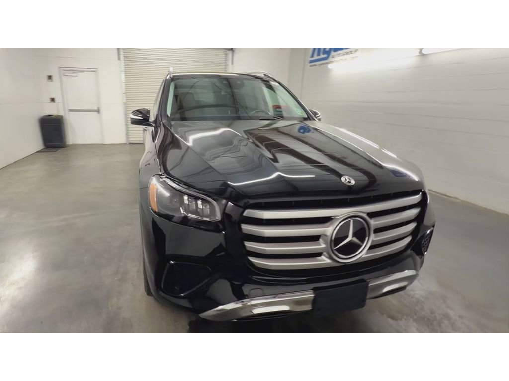 Used 2024 Mercedes-Benz GLS 450 4MATIC image 3