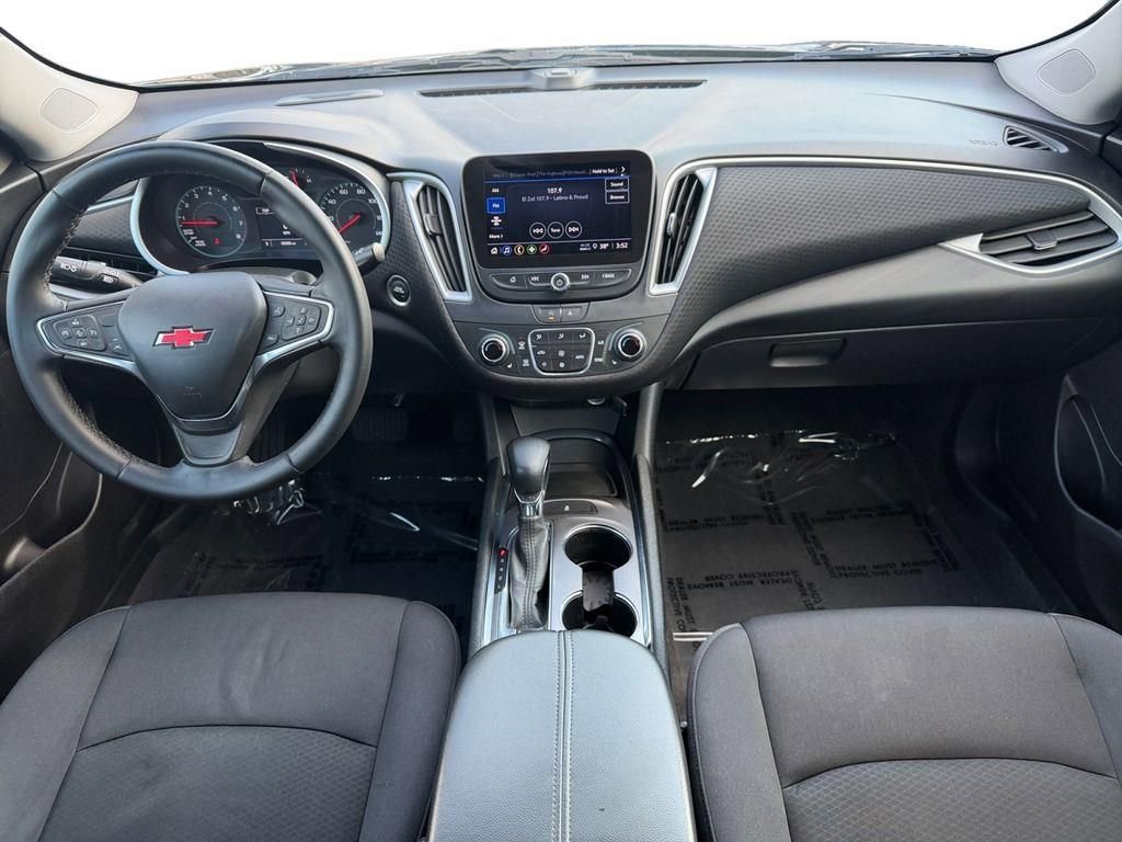 Used 2023 Chevrolet Malibu LT w/ Redline Edition image 10