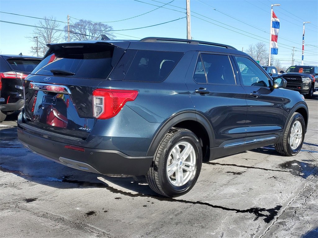 Used 2023 Ford Explorer XLT w/ Equipment Group 202A image 5