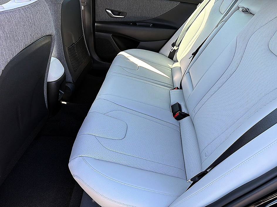 New 2026 Hyundai Elantra Limited FWD image 7