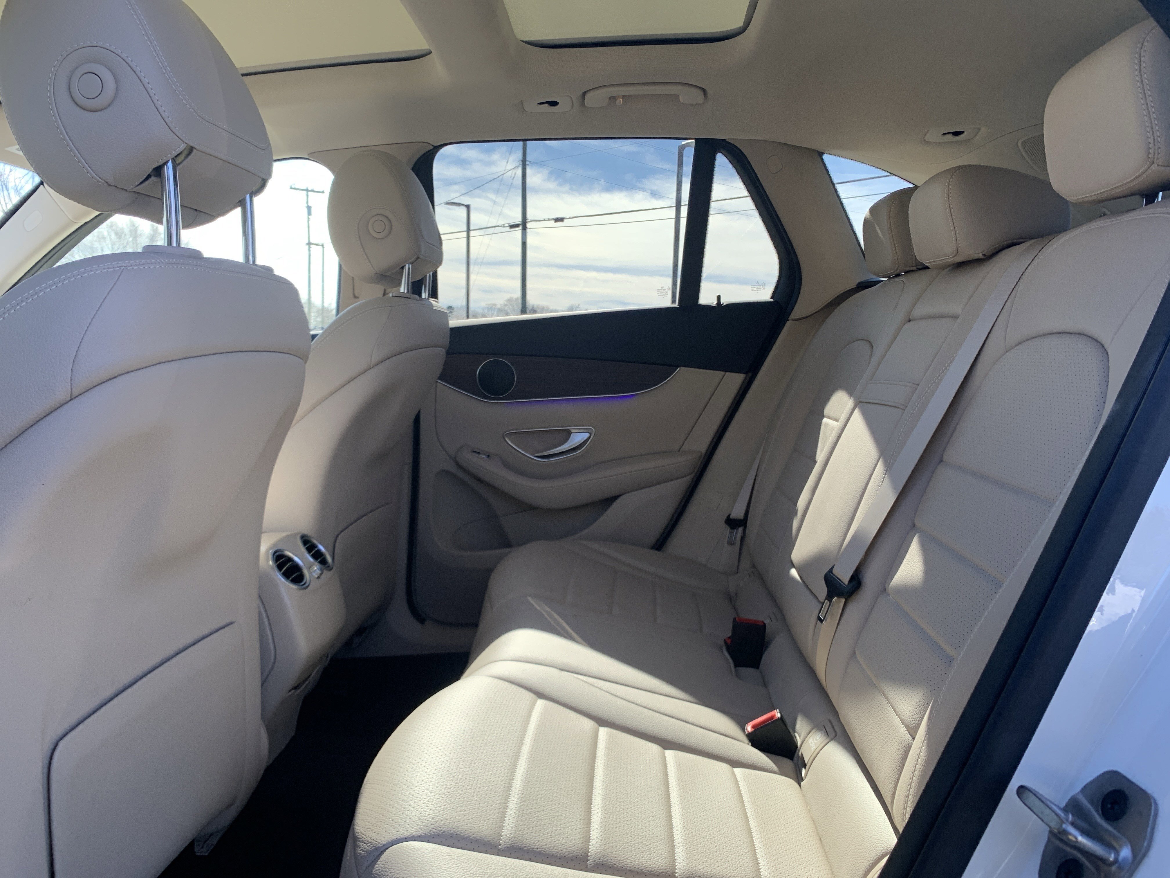 Used 2022 Mercedes-Benz GLC 300 4MATIC image 32