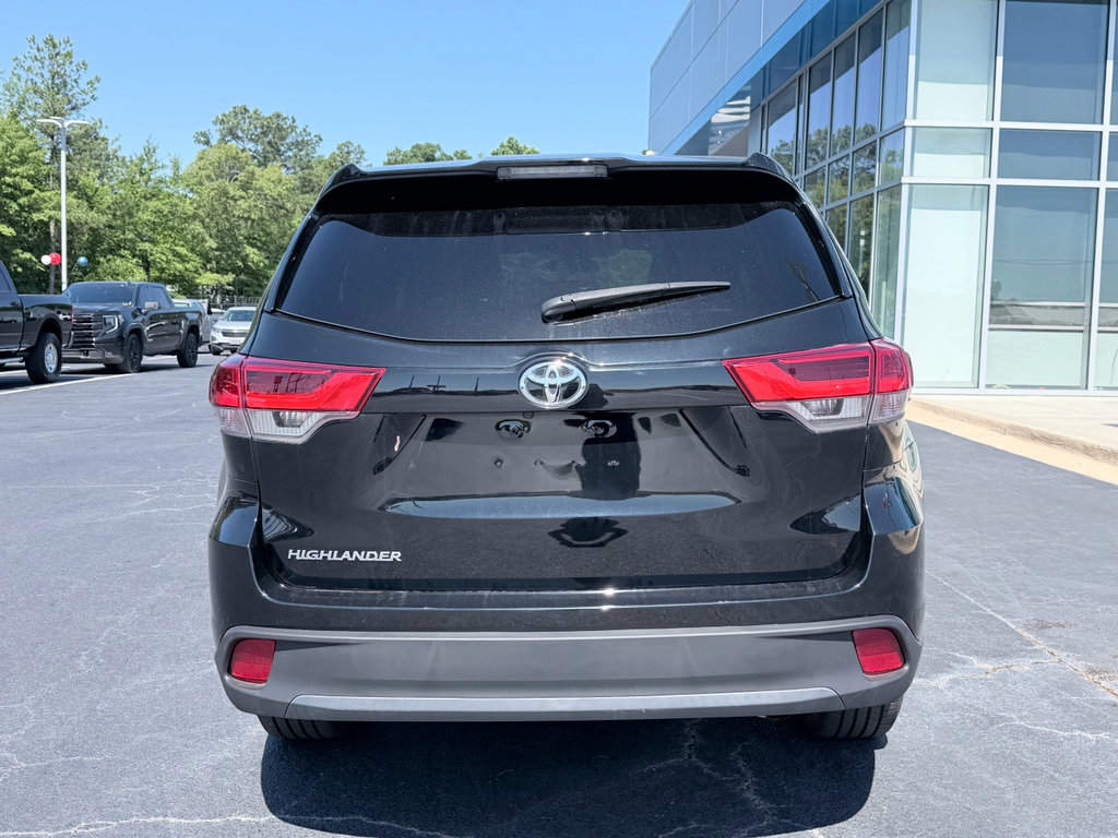 Used 2019 Toyota Highlander LE FWD image 8