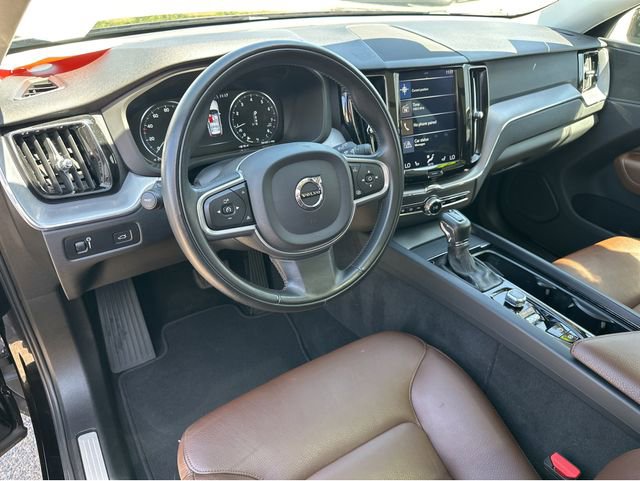 Used 2020 Volvo XC60 T5 Momentum w/ Protection Package Premier FWD image 6
