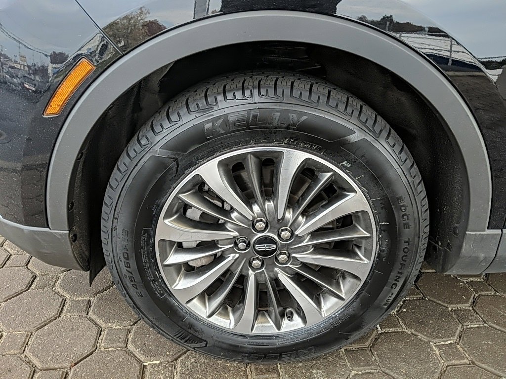 Certified 2022 Lincoln Nautilus AWD w/ Premium Package image 9