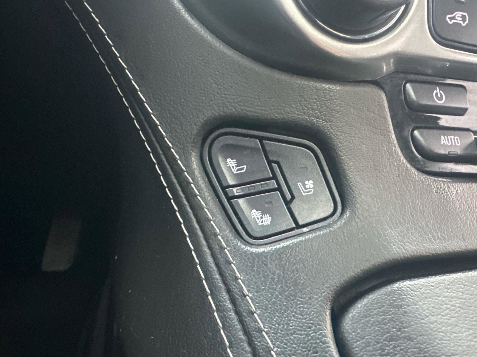 Used 2019 Chevrolet Suburban Premier image 40