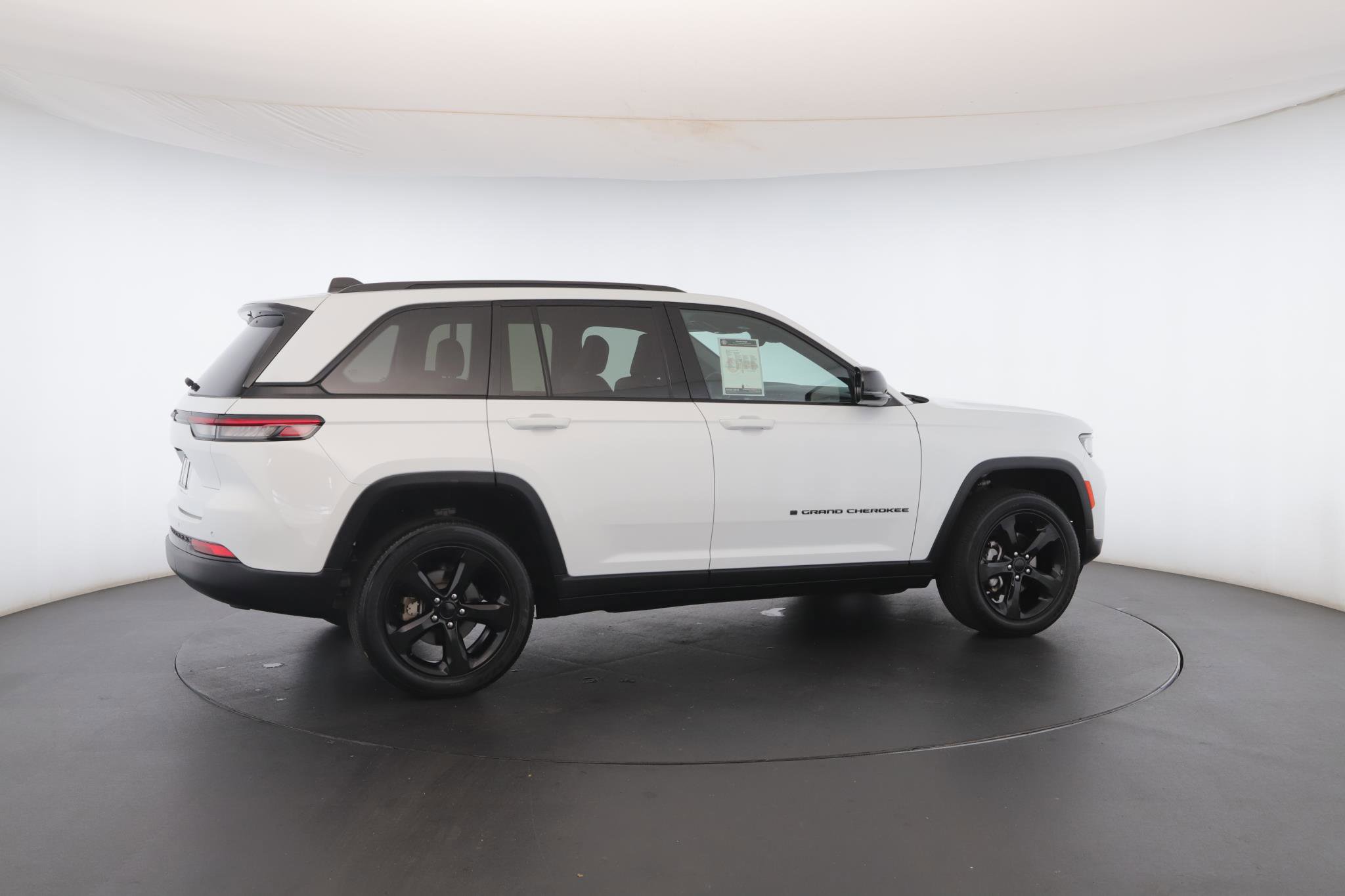 Used 2023 Jeep Grand Cherokee Altitude image 30