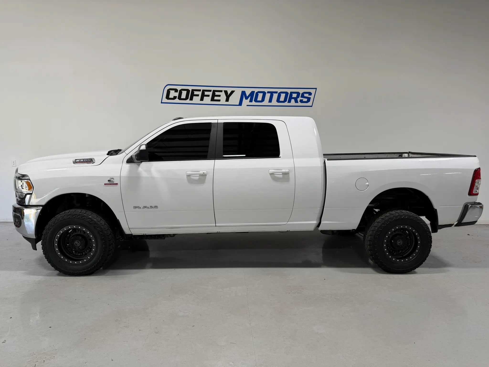 Used 2022 RAM 2500 Big Horn w/ Level A Equipment Group AWD/4WD image 3