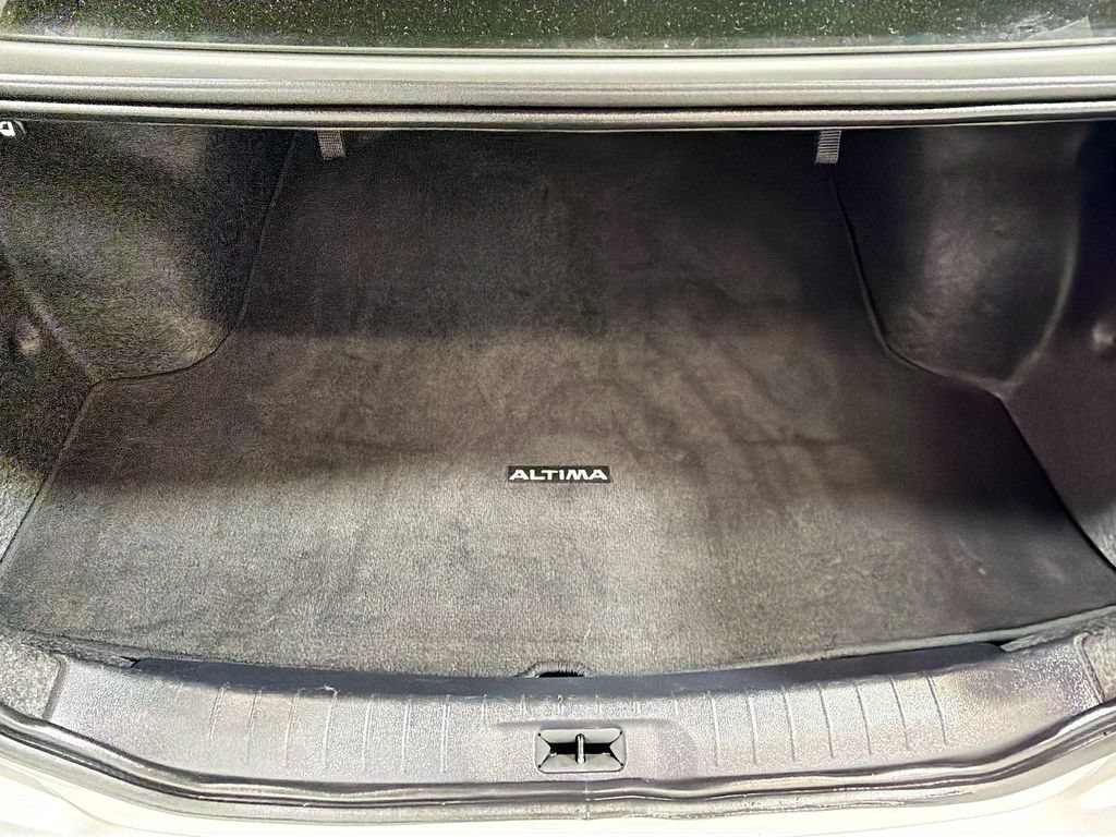 Used 2024 Nissan Altima 2.5 SV FWD image 24