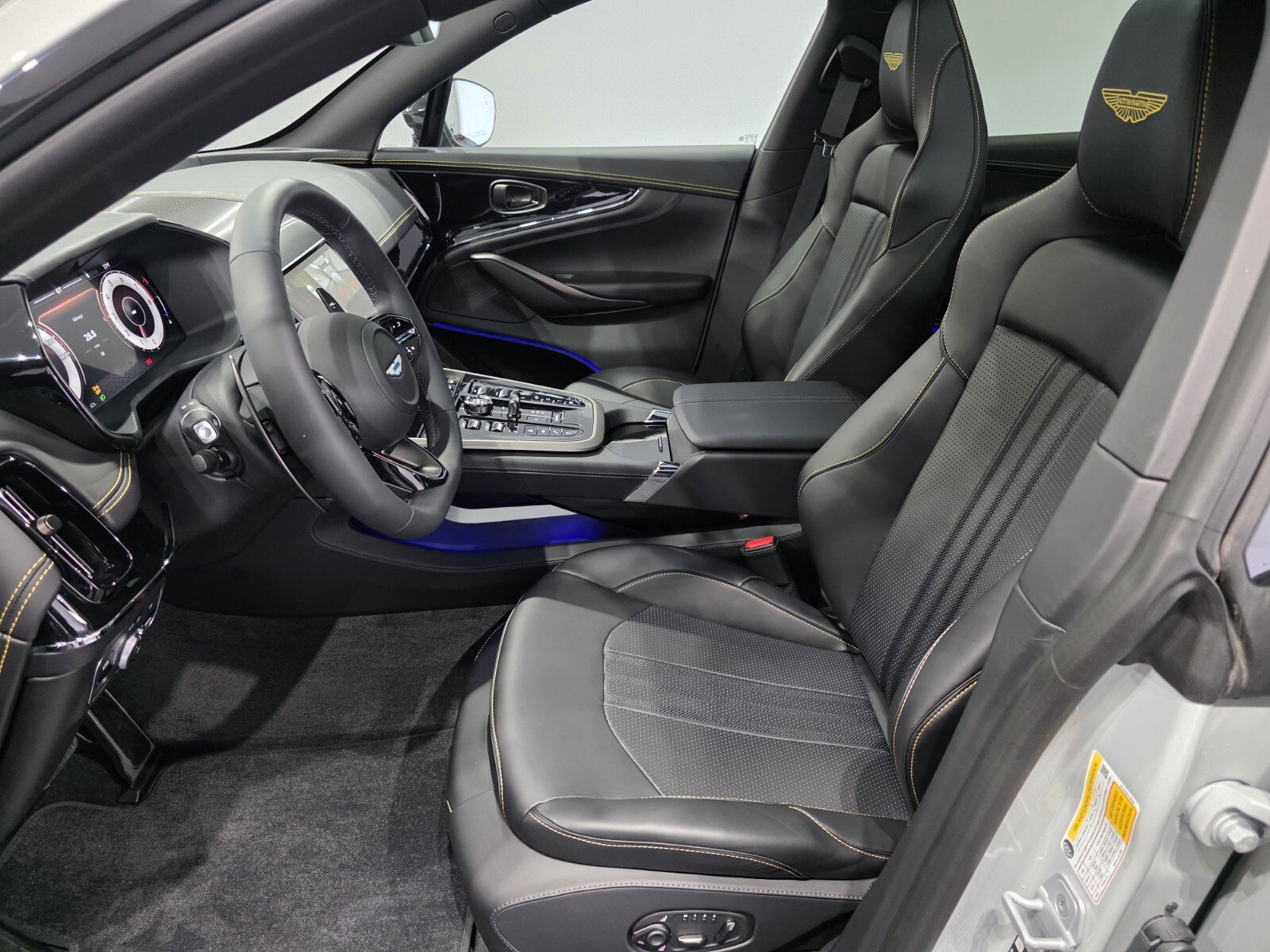 New 2026 Aston Martin DBX 707 image 17