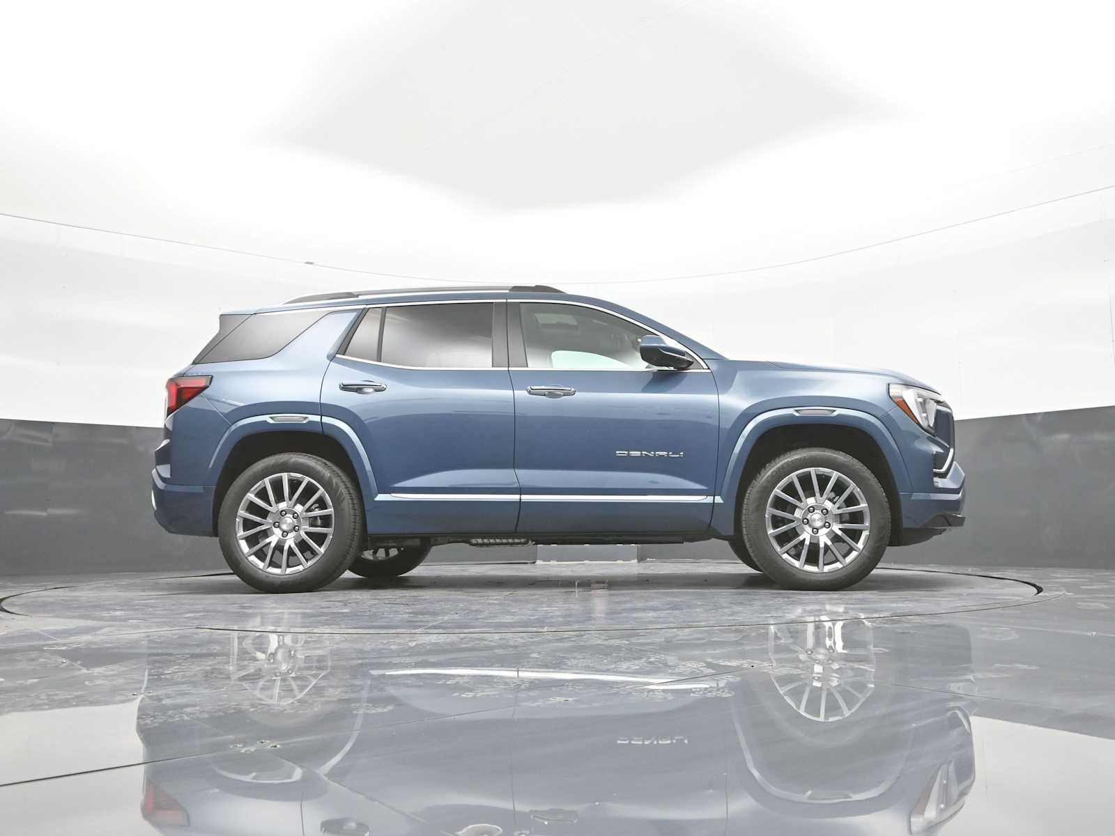 New 2026 GMC Terrain Denali AWD/4WD image 39