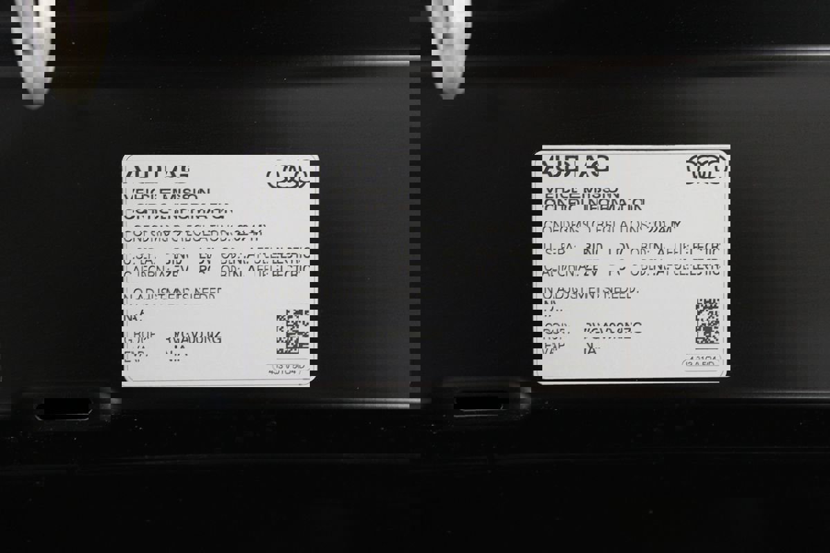 Used 2024 Audi e-tron GT Premium Plus image 50