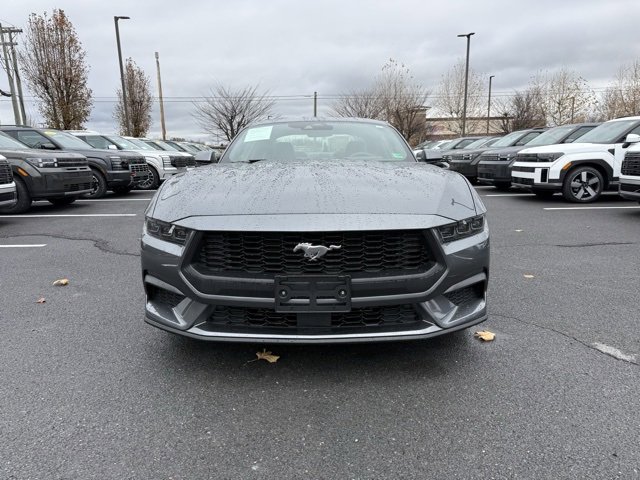 Used 2025 Ford Mustang Coupe image 8