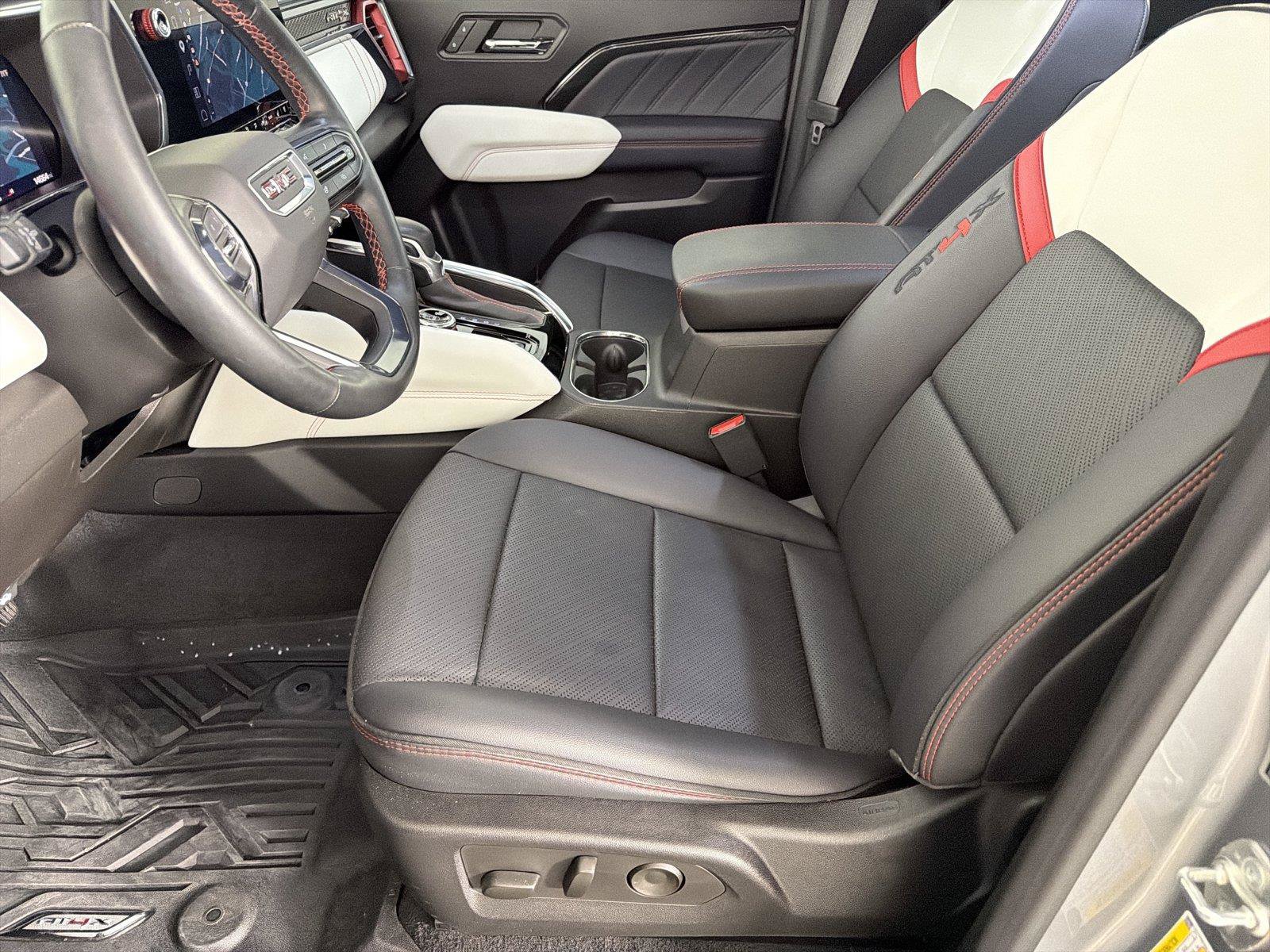 Used 2024 GMC Canyon AT4X AWD/4WD image 7