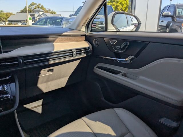 Used 2022 Lincoln Corsair Reserve w/ Luxury Package image 15