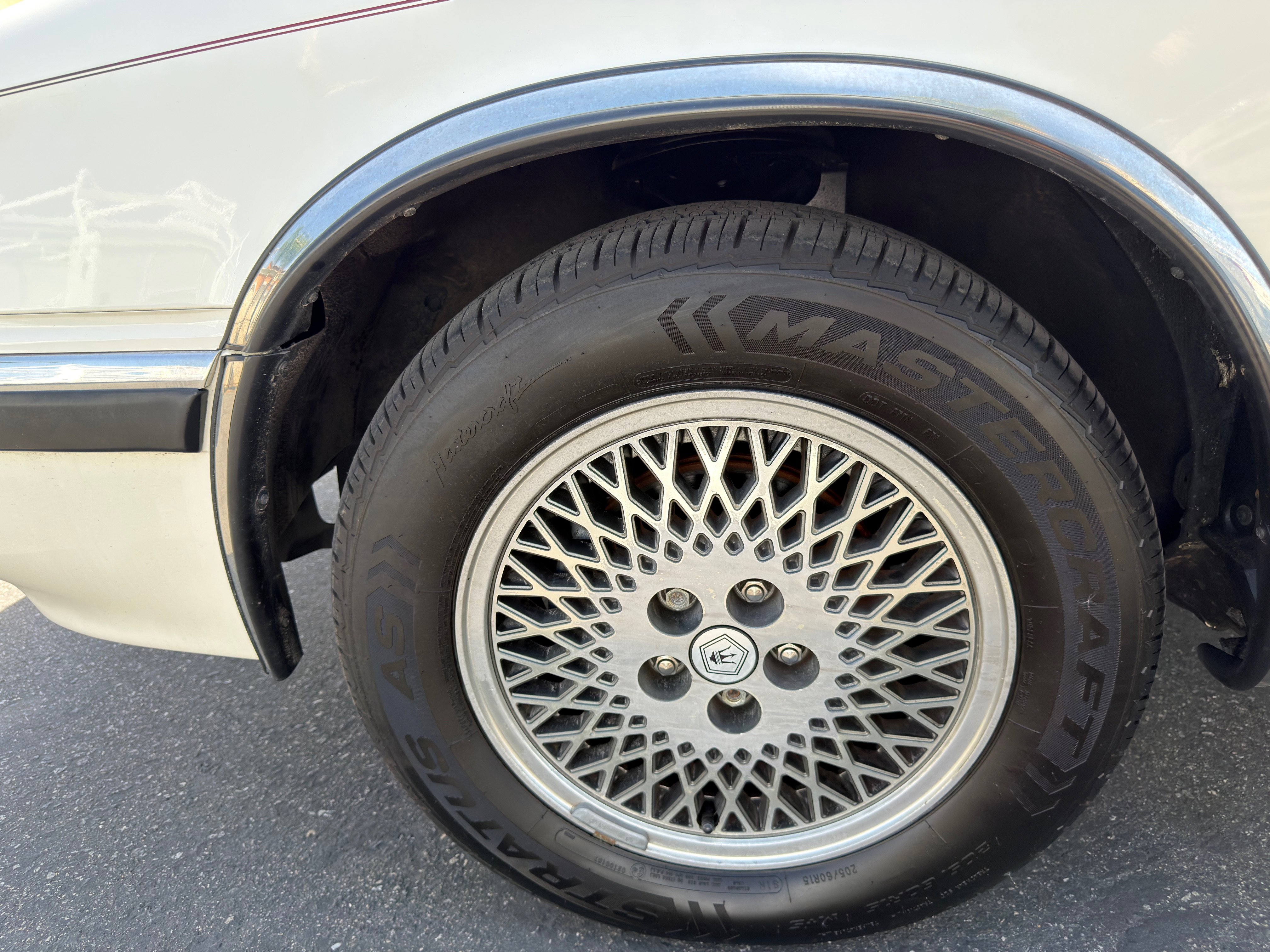 Used 1991 Chrysler TC by Maserati image 26
