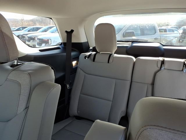 New 2026 Ford Explorer Active w/ Active Comfort Package AWD/4WD image 22