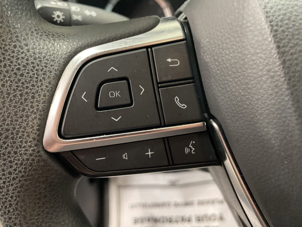 Used 2021 Toyota Highlander L AWD/4WD image 32