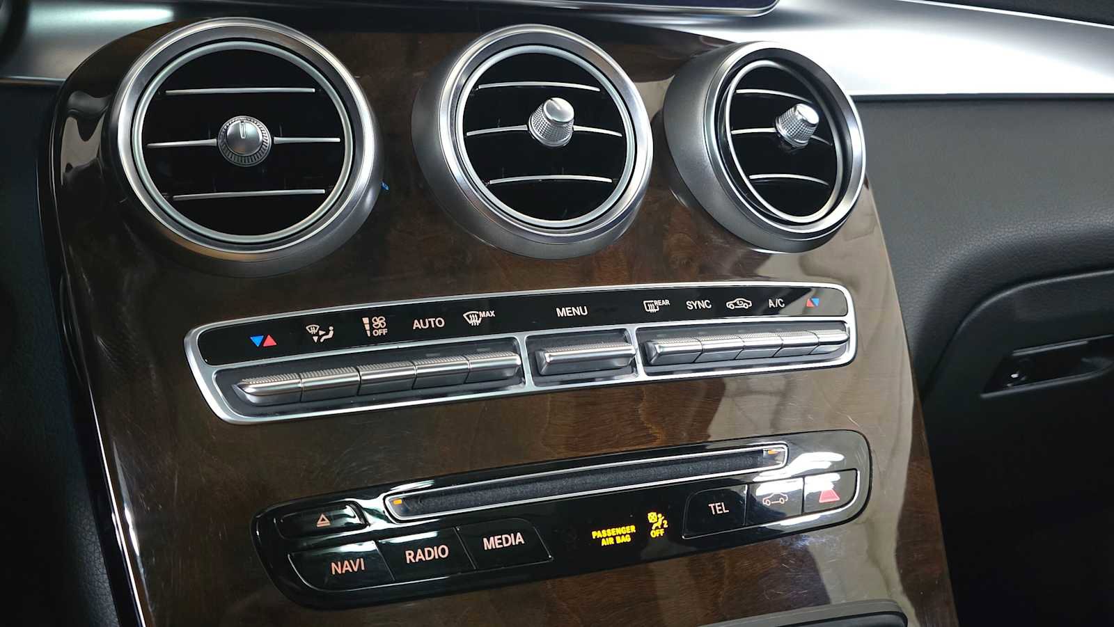 Used 2016 Mercedes-Benz GLC 300 4MATIC image 32