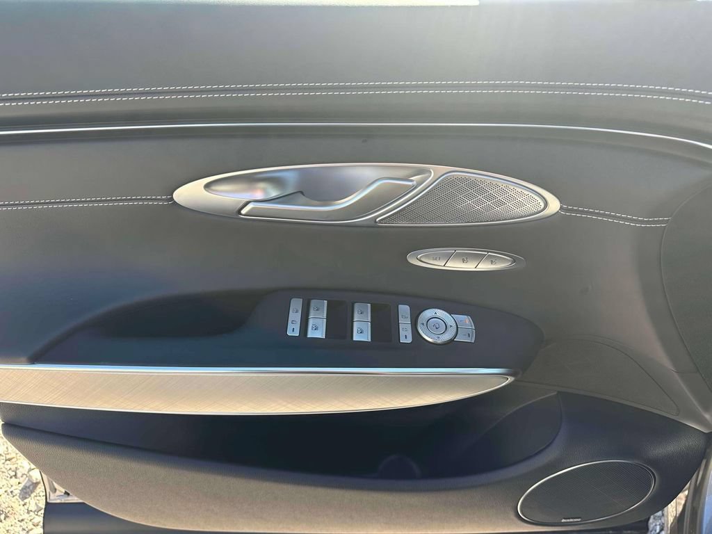 New 2025 Genesis Electrified GV70 w/ Prestige Package AWD/4WD image 15