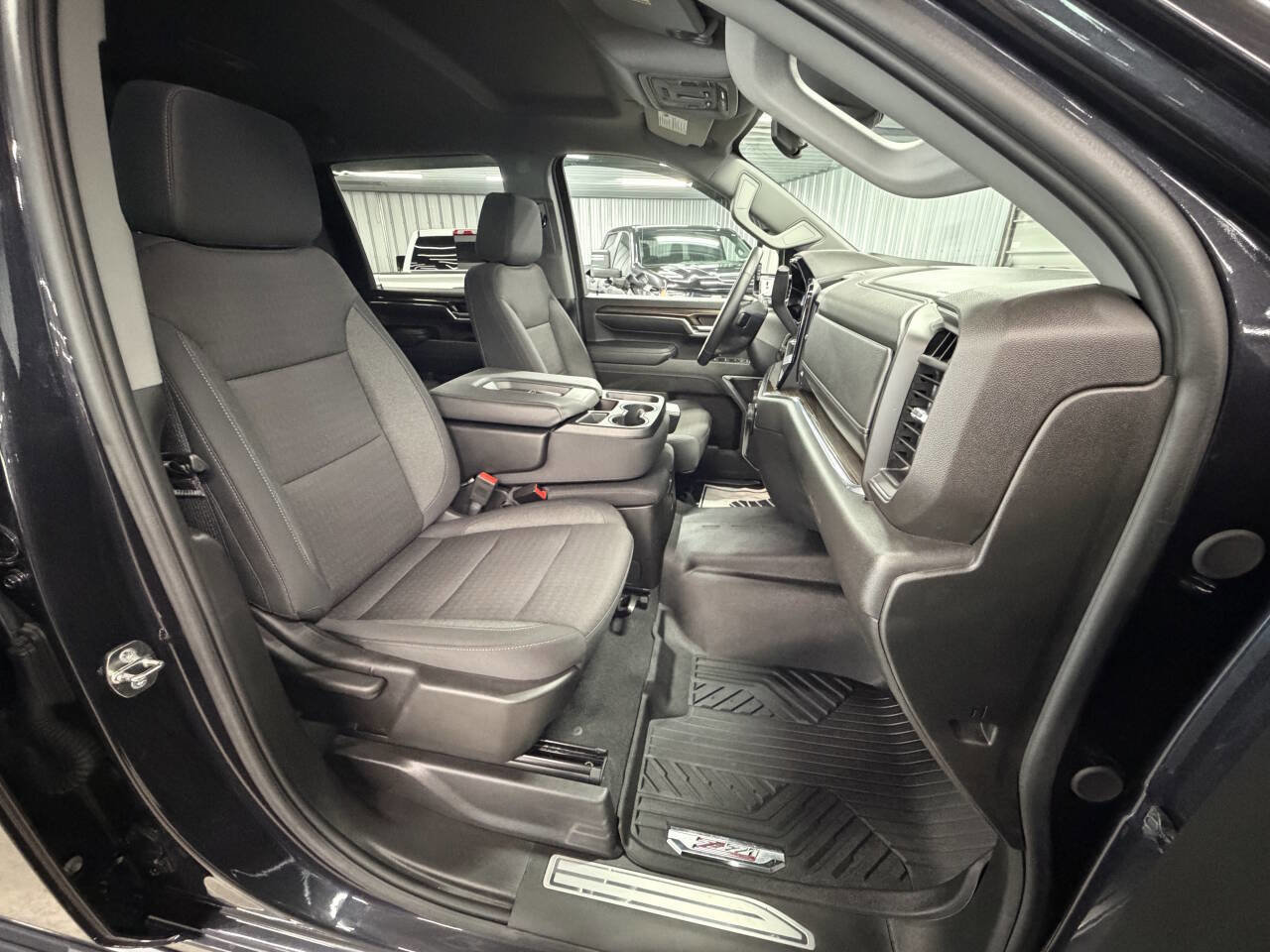 Used 2024 Chevrolet Silverado 2500 LT image 38