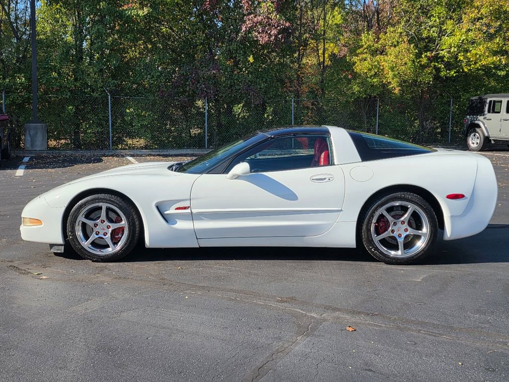 Used 2004 Chevrolet Corvette Coupe w/ Preferred Equipment Group image 4