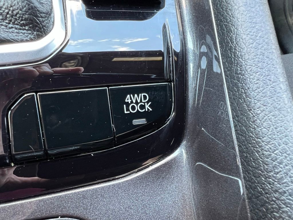 Used 2025 Jeep Compass Sport image 35