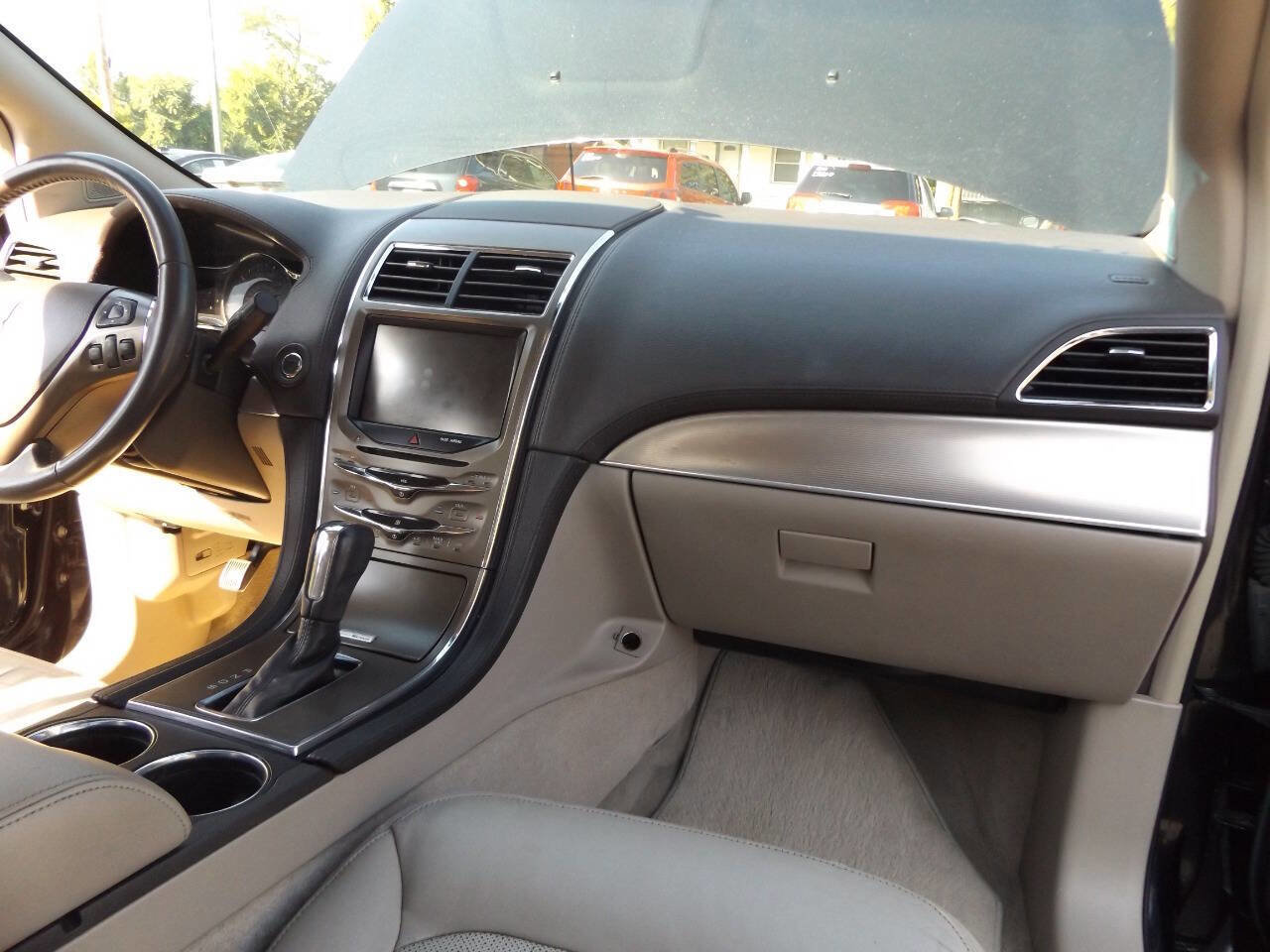 Used 2013 Lincoln MKX AWD image 25