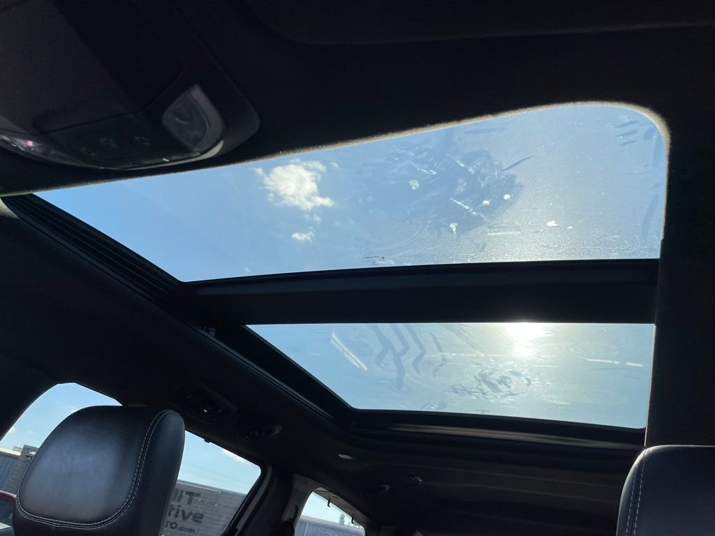 Used 2025 Chrysler Pacifica Limited image 20