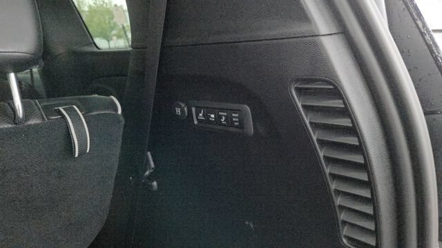 Certified 2023 Chrysler Pacifica Limited w/ Uconnect Theater Family Group AWD/4WD image 34
