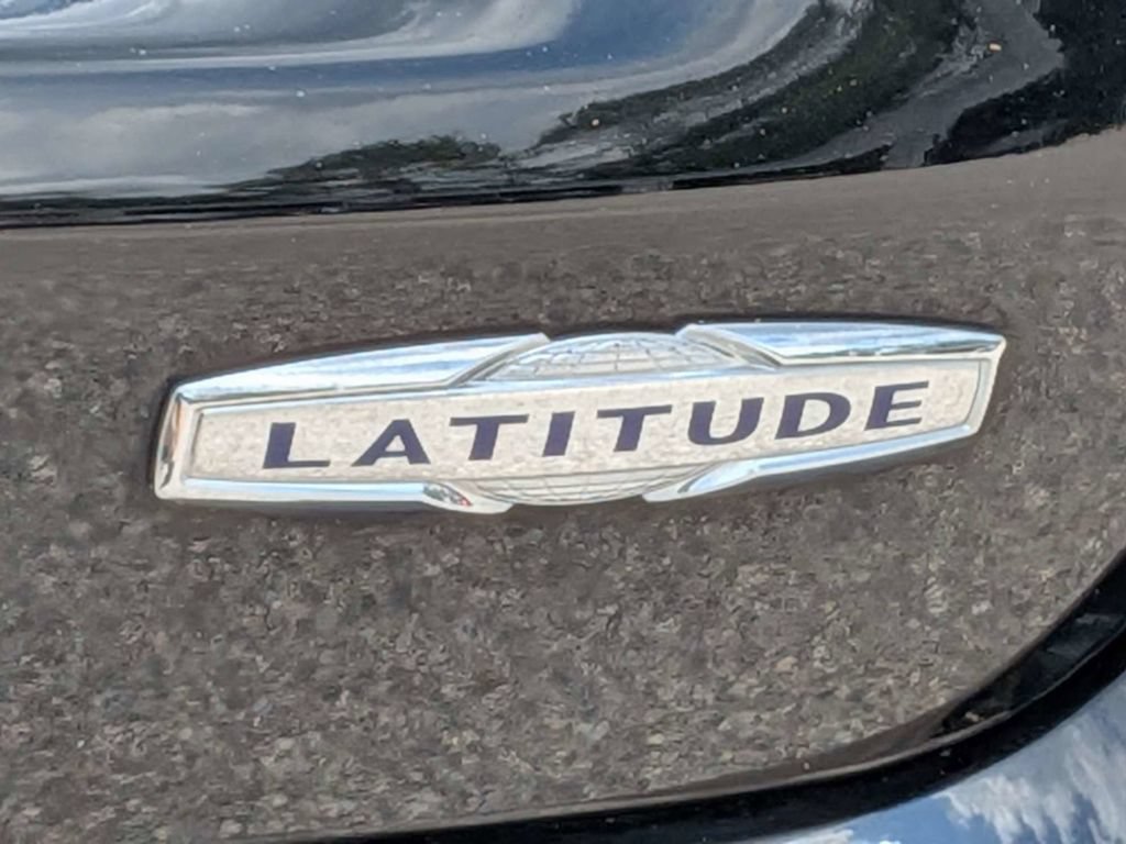 Used 2019 Jeep Compass Latitude FWD image 13