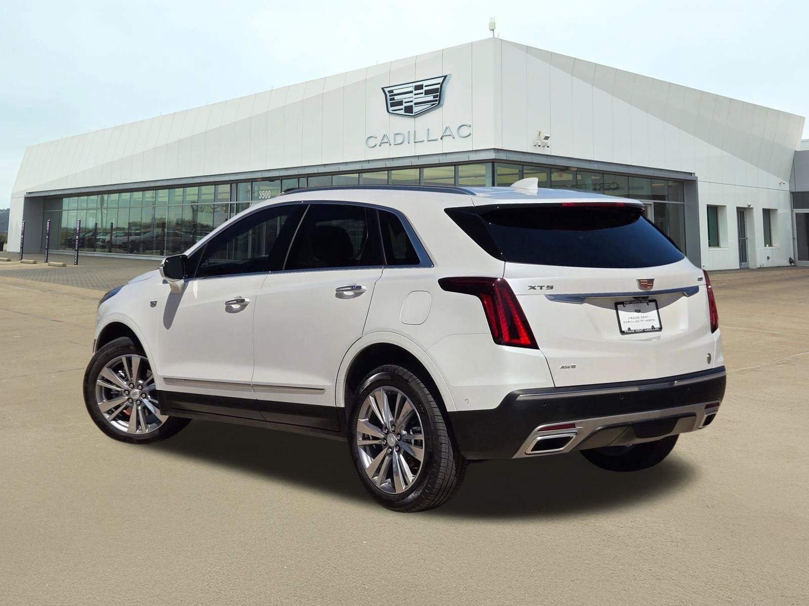 New 2026 Cadillac XT5 Premium Luxury w/ Driver Assist Package AWD/4WD image 4