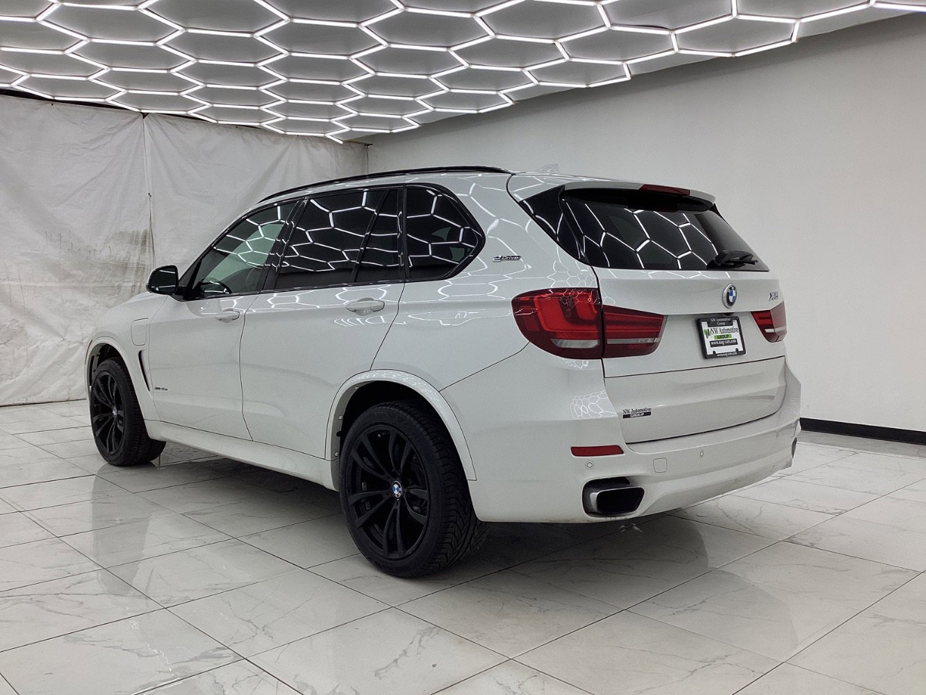Used 2018 BMW X5 xDrive40e image 12