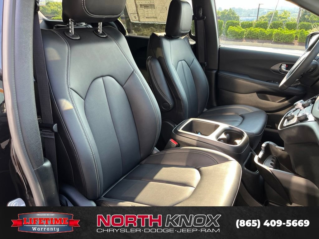 New 2026 Chrysler Voyager LX FWD image 27